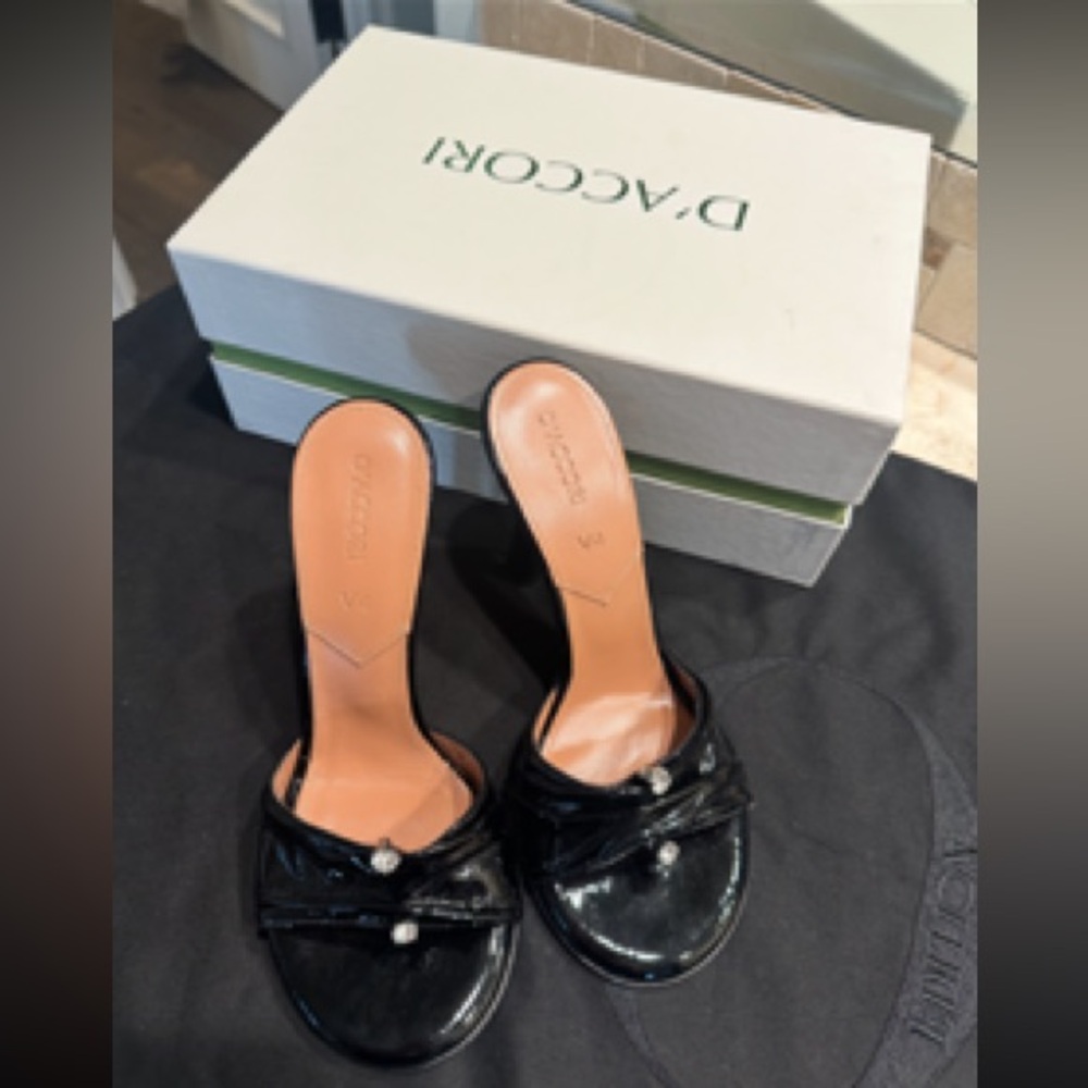 D’Accori Black Women's Heels - Picture 2 of 3